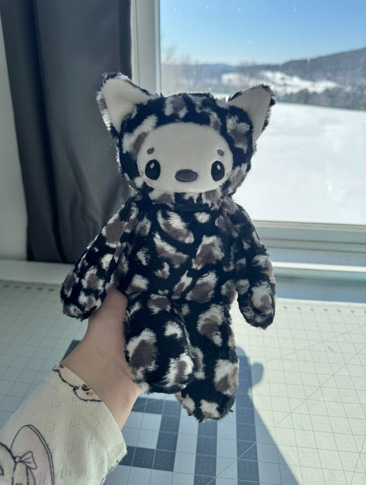 🖤🩶🤍 Pearla the Cat 🤍🩶🖤